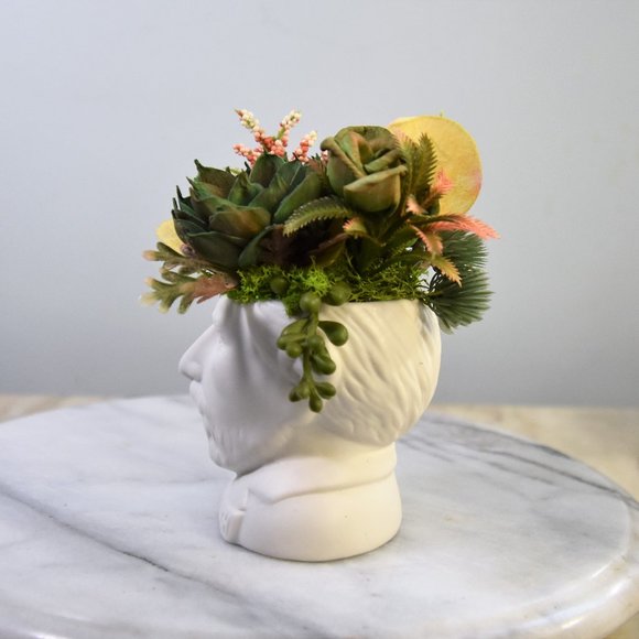 UNIQUE! Vincent Van Gogh bust planter filled with Sola wood succulents - Picture 9 of 10